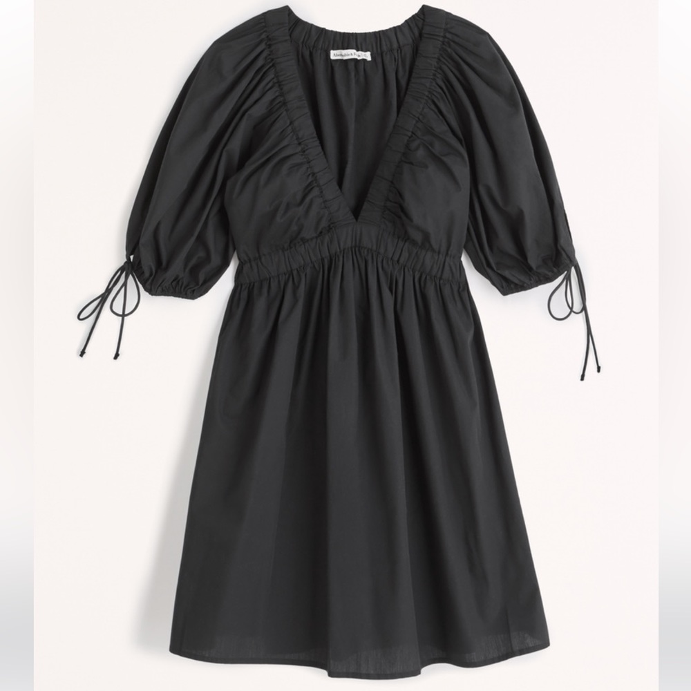 Abercrombie brand new with tags black poplin puff sleeve